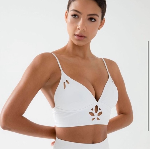 NWOT CARBON38 GIGI C SPORT STRETCH BODYCON RED LASER CUTOUT WORKOUT TOP BRA M - Picture 3 of 14